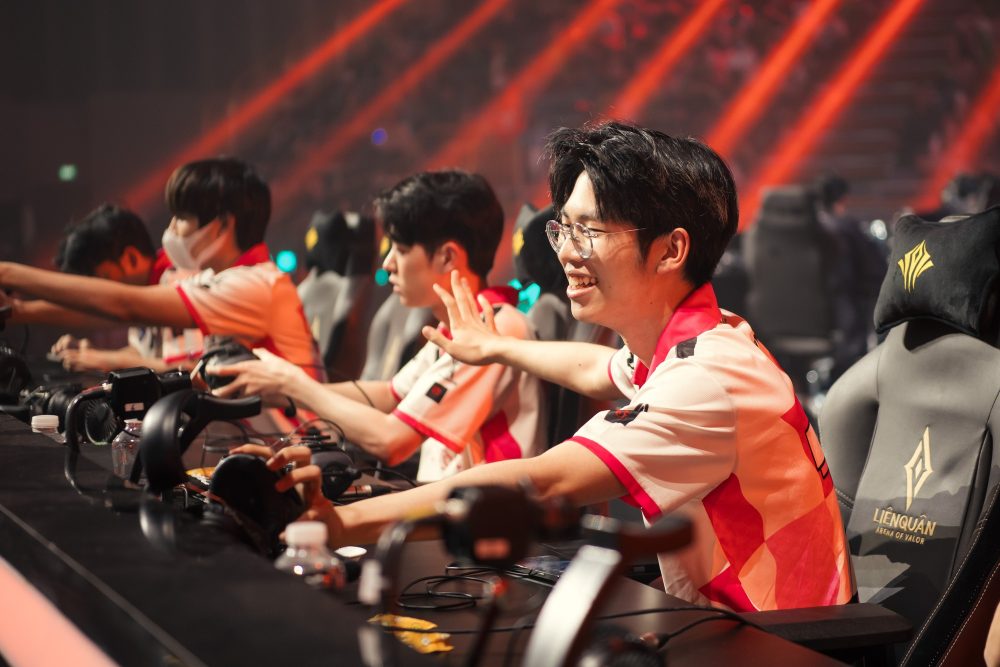 Bán kết AIC 2024: BMG lật kèo kinh điển, Bán kết AIC 2024: BMG lật kèo kinh điển,