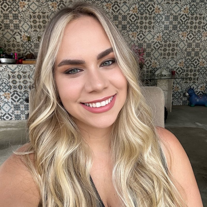 anh-7-1735531187-814-width800height800 25 tuổi, là mẹ của 2 người con, vợ của cầu thủ Nguyễn Xuân Son gây ấn tượng với vẻ ngoài rạng rỡ