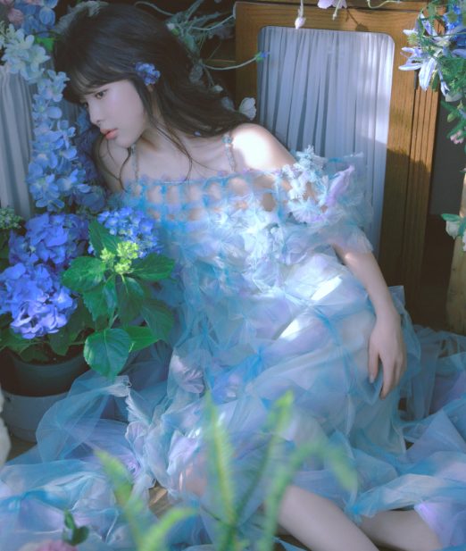 Nữ BLV tựa nàng thơ, tự tin khoe vai trần khiến dân tình "lụi tim" - Ảnh 4. Nữ BLV tựa nàng thơ, tự tin khoe vai trần khiến dân tình "lụi tim" - Ảnh 4.