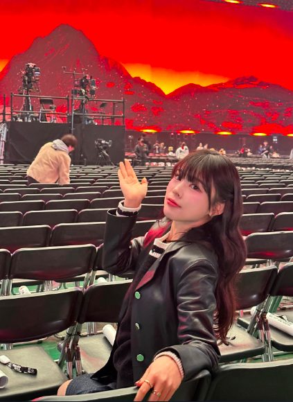 Nữ BLV tựa nàng thơ, tự tin khoe vai trần khiến dân tình "lụi tim" - Ảnh 7. Nữ BLV tựa nàng thơ, tự tin khoe vai trần khiến dân tình "lụi tim" - Ảnh 7.