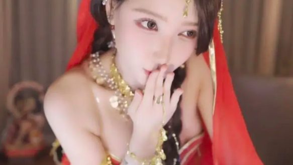 Nữ streamer nổi tiếng gợi cảm, cay đắng tâm sự Nữ streamer nổi tiếng gợi cảm, cay đắng tâm sự