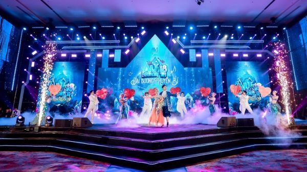 Đầu cầu TP.HCM đón hàng ngàn khán giả tới tham gia sự kiện âm nhạc AU FES 2024 35 Đầu cầu TP.HCM đón hàng ngàn khán giả tới tham gia sự kiện âm nhạc AU FES 2024 au 0410gjpg