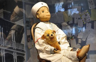 Bí ẩn về con búp bê kinh dị Robert the Doll avatar1733977526099 17339775266312138513183jpg