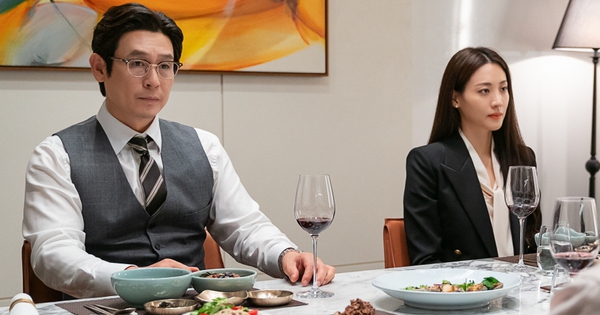 Cặp đôi lệch 18 tuổi visual đúng chuẩn "trâm anh thế phiệt", nhà gái là nữ thần gợi cảm trẻ đẹp phát hờn avatar1734076584889 17340765855951514339510 0 0 483 924 crop 17340766387571342830481jpg