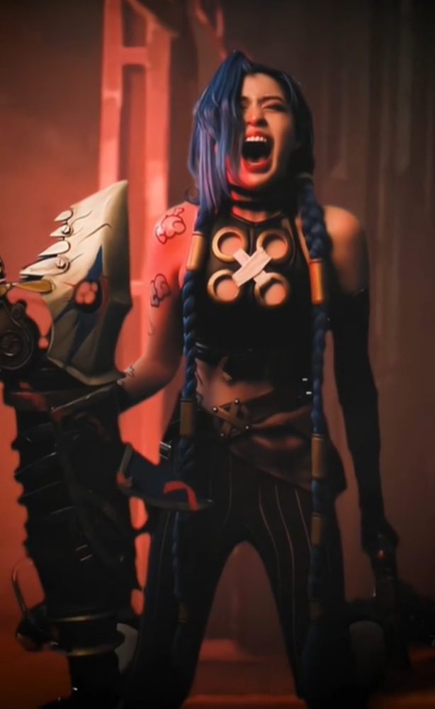 Hóa thân thành Jinx, hot girl “trứng rán” khiến người xem Hóa thân thành Jinx, hot girl “trứng rán” khiến người xem