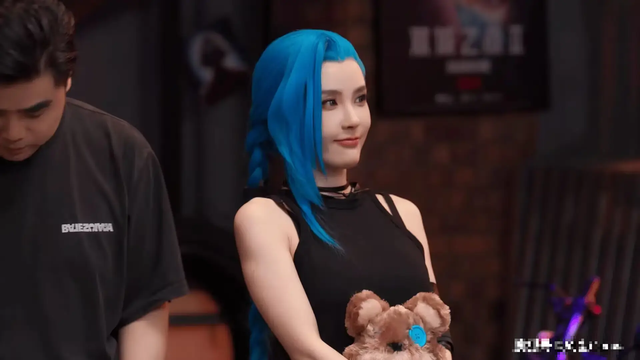 photo-1732525038013 photo-1732525038013