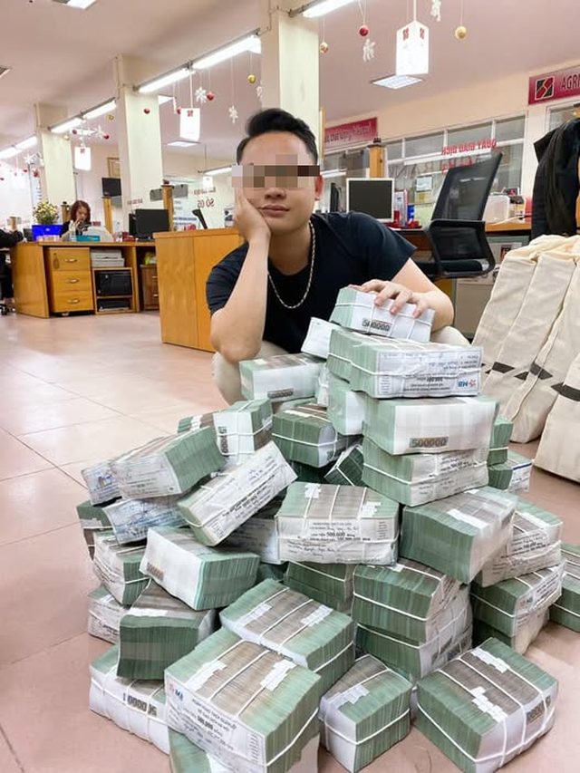 photo-1733108740904 photo-1733108740904