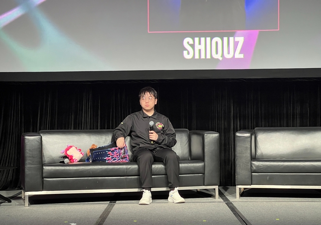 Chính thức: Chính thức: