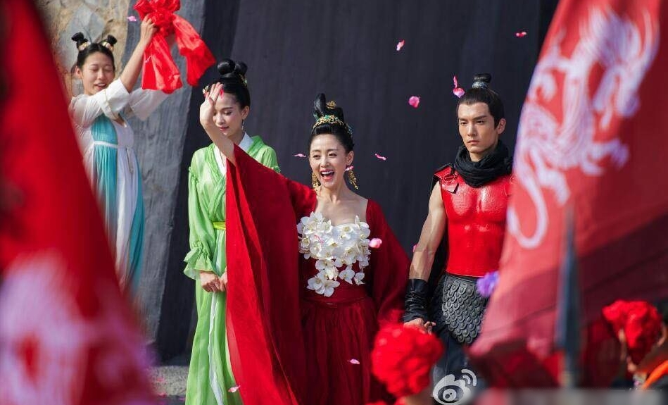 Mỹ nhân gây sốc khi trả nợ 4.100 tỷ trong 7 ngày- Ảnh 3. Mỹ nhân gây sốc khi trả nợ 4.100 tỷ trong 7 ngày- Ảnh 3.