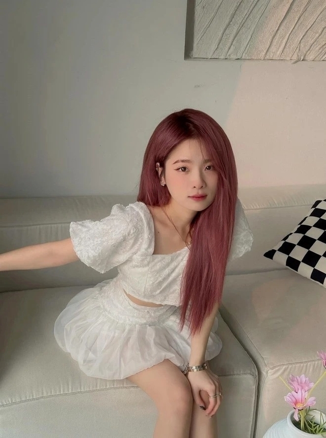 Ngọc Kem nhập viện lúc nửa đêm, fan hỏi