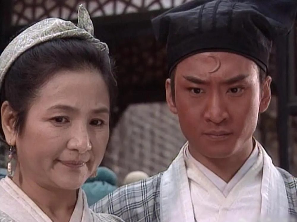 Mỹ nam bất hạnh nhất Hoàn Châu Cách Cách: Cả đời chịu 5 vụ án oan, 54 tuổi không có nhà để về- Ảnh 6. Mỹ nam bất hạnh nhất Hoàn Châu Cách Cách: Cả đời chịu 5 vụ án oan, 54 tuổi không có nhà để về- Ảnh 6.