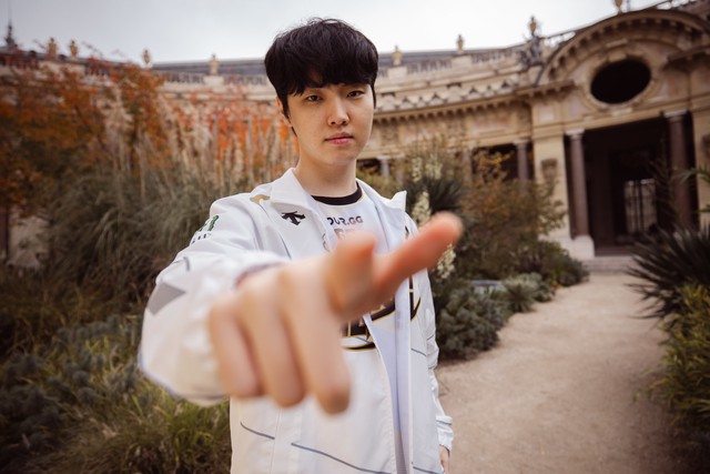 Chovy ký hợp đồng mới lên đến 3 năm với Gen.G trong kỳ chuyển nhượng cuối năm 2024 Chovy ký hợp đồng mới lên đến 3 năm với Gen.G trong kỳ chuyển nhượng cuối năm 2024