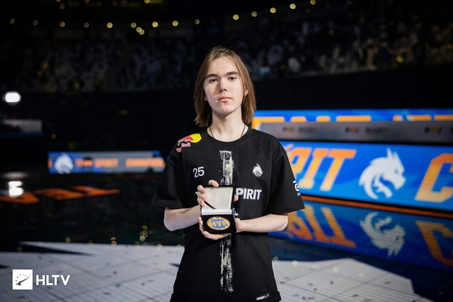 Donk có chức vô địch thứ 3 và cũng là lần thứ 3 đạt FMVP trong năm debut của mình Donk có chức vô địch thứ 3 và cũng là lần thứ 3 đạt FMVP trong năm debut của mình