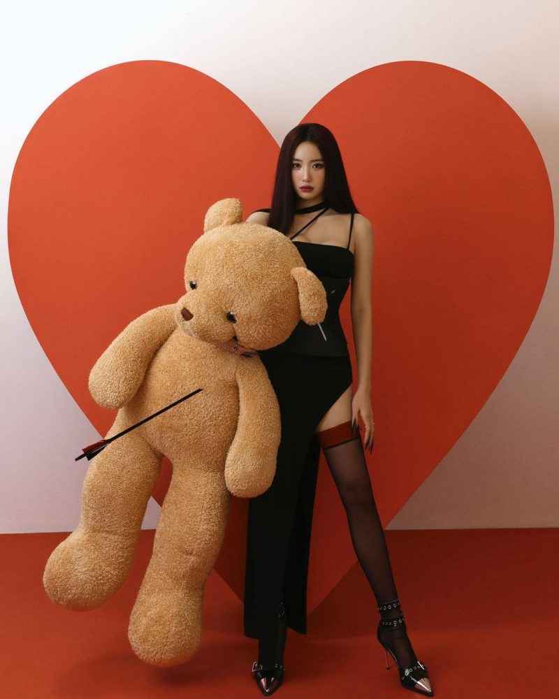 Huyền 2k4 với phong cách thời trang cá tính khiến cư dân mạng "trầm trồ" e22