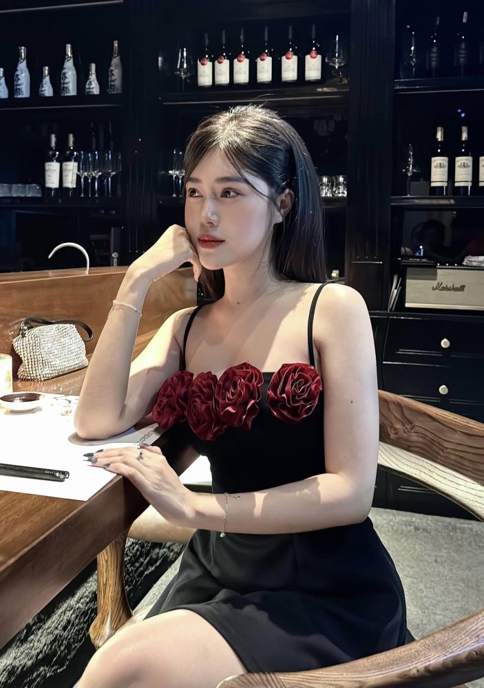 Nữ streamer Thuỷ Tiên khoe ảnh dáng nuột, eo thon khiến game thủ "trầm trồ" khen ngợi e3 2