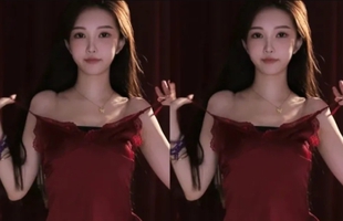 Nữ streamer làm nội dung 18+, kéo dây áo trên livestream edit 17232193665471368289414 0 0 402 642 crop 17232195025881556508425jpeg