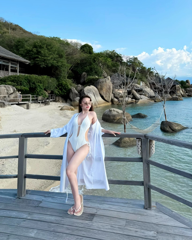 Gái xinh diện đồ hở chơi Pickleball lên tiếng Gái xinh diện đồ hở chơi Pickleball lên tiếng