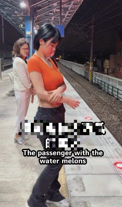 Thừa nhận kích thước "tâm hồn" bằng trái dưa hấu, cô gái xinh đẹp rơi vào tình huống "khó đỡ" - Ảnh 2. Thừa nhận kích thước "tâm hồn" bằng trái dưa hấu, cô gái xinh đẹp rơi vào tình huống "khó đỡ" - Ảnh 2.