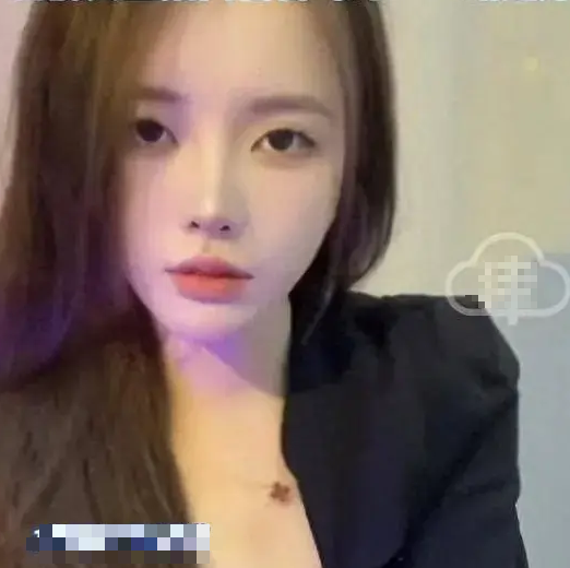 Nữ streamer xinh đẹp bất ngờ qua đời tại nhà riêng, nghi do Nữ streamer xinh đẹp bất ngờ qua đời tại nhà riêng, nghi do