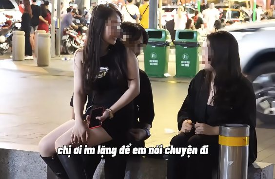 Cô gái làm nội dung thiên hướng phản cảm, bất chấp mọi thứ chỉ để Cô gái làm nội dung thiên hướng phản cảm, bất chấp mọi thứ chỉ để