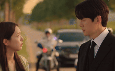 Rating When the Phone Rings tăng mạnh nhờ hành động bá đạo của nam chính, netizen phấn khích vì đôi chính ngày càng ngọt- Ảnh 4. Rating When the Phone Rings tăng mạnh nhờ hành động bá đạo của nam chính, netizen phấn khích vì đôi chính ngày càng ngọt- Ảnh 4.