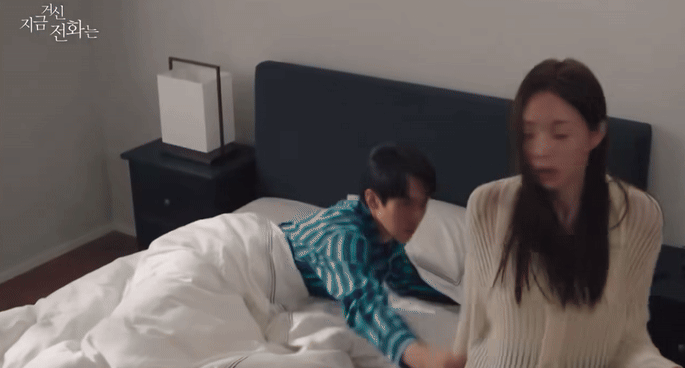 When the Phone Rings tự phá kỷ lục rating, netizen than trời vì số nam chính quá khổ- Ảnh 2. When the Phone Rings tự phá kỷ lục rating, netizen than trời vì số nam chính quá khổ- Ảnh 2.