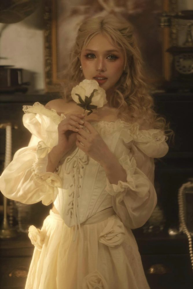 f3 Xoài Non đăng ảnh cực xinh xắn, duyên dáng trong bộ váy trắng lộng lẫy f3