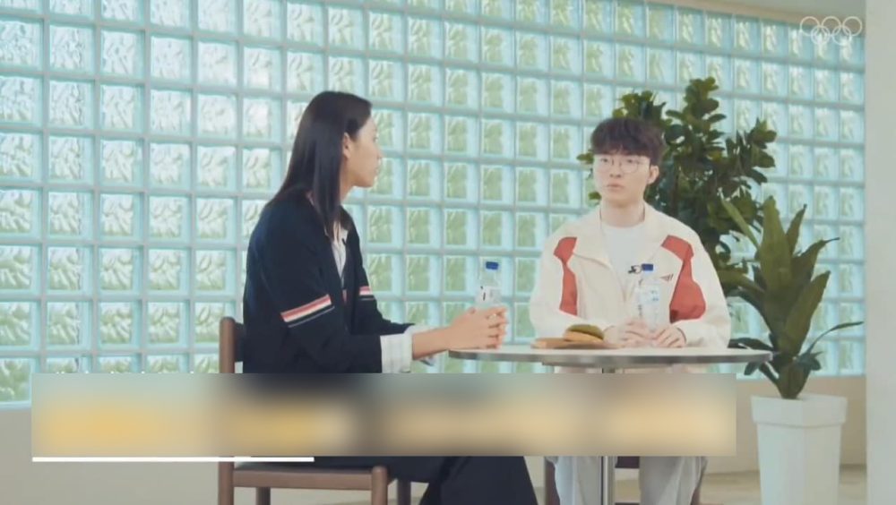 Anh cho biết thành tích của mình rất Anh cho biết thành tích của mình rất