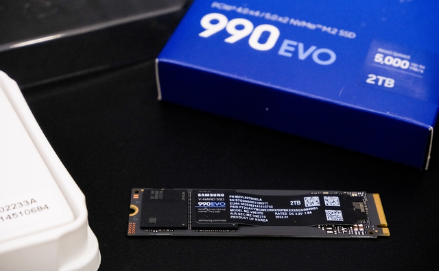 Trên tay SSD 990 EVO - Ổ cứng hàng đầu mà game thủ không nên bỏ qua- Ảnh 3. Trên tay SSD 990 EVO - Ổ cứng hàng đầu mà game thủ không nên bỏ qua- Ảnh 3.
