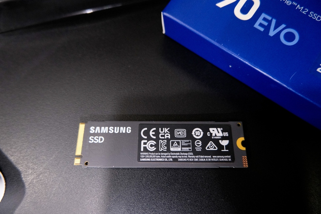 Trên tay SSD 990 EVO - Ổ cứng hàng đầu mà game thủ không nên bỏ qua- Ảnh 5. Trên tay SSD 990 EVO - Ổ cứng hàng đầu mà game thủ không nên bỏ qua- Ảnh 5.