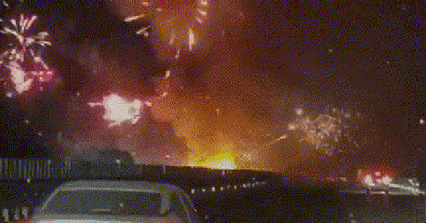 Màn trình diễn pháo hoa bất ngờ sau vụ tai nạn giao thông giu sau vu au da truoc tran dau voi anh duoc tao bang clipchamp 8 17356213280642061622662 1735623919131 1735623919231884953 0 12 240 396 crop 17356239648081072608583gifpng