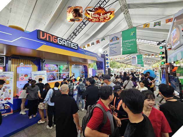 Den Zalopay Year End Fes 2024, Nhan Qua Lien Tay Tu Thien Long Bat Bo VNG 7 Đến Zalopay Year End Fes 2024, Nhận Quà Liền Tay Từ Thiên Long Bát Bộ VNG 7