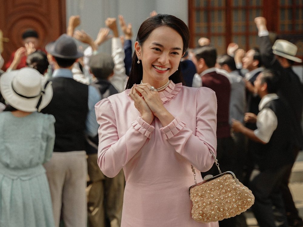 Phim cổ trang Việt mới chiếu đã chiếm top 1 phòng vé, nữ chính đã đẹp còn đóng toàn bom tấn trăm tỷ- Ảnh 8. Phim cổ trang Việt mới chiếu đã chiếm top 1 phòng vé, nữ chính đã đẹp còn đóng toàn bom tấn trăm tỷ- Ảnh 8.