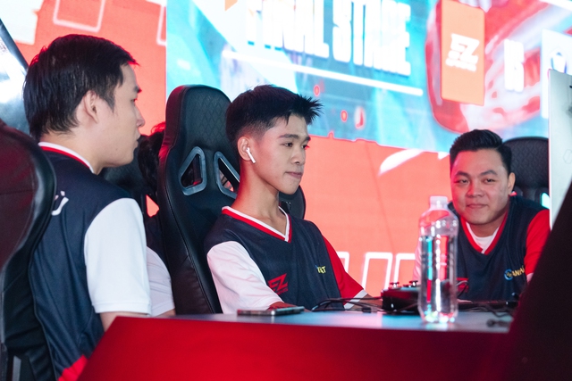 Thần đồng PES một thời lên ngôi vương tại Chung kết FVPL Autumn 2024: Chạm đến đỉnh cao- Ảnh 5. Thần đồng PES một thời lên ngôi vương tại Chung kết FVPL Autumn 2024: Chạm đến đỉnh cao- Ảnh 5.