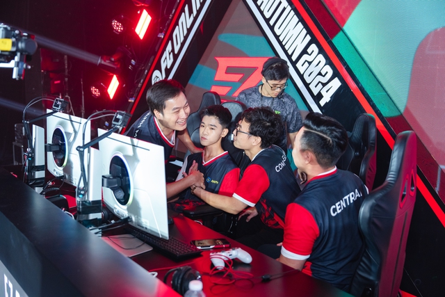 Thần đồng PES một thời lên ngôi vương tại Chung kết FVPL Autumn 2024: Chạm đến đỉnh cao- Ảnh 6. Thần đồng PES một thời lên ngôi vương tại Chung kết FVPL Autumn 2024: Chạm đến đỉnh cao- Ảnh 6.