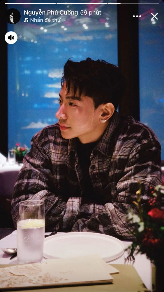 Hoa hậu Vbiz công khai ảnh hẹn hò bạn trai hot boy kém tuổi, netizen Hoa hậu Vbiz công khai ảnh hẹn hò bạn trai hot boy kém tuổi, netizen