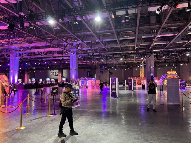 Độc quyền: Cận cảnh khu vực thi đấu đẹp như mơ của TFT Macao Open 2024 - Ảnh 1. Độc quyền: Cận cảnh khu vực thi đấu đẹp như mơ của TFT Macao Open 2024 - Ảnh 1.