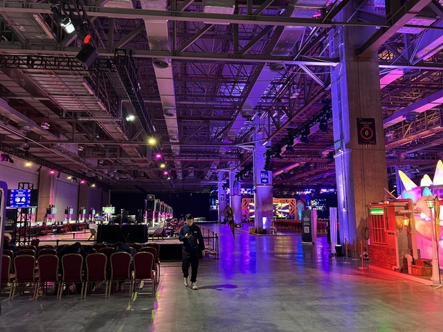 Độc quyền: Cận cảnh khu vực thi đấu đẹp như mơ của TFT Macao Open 2024 - Ảnh 2. Độc quyền: Cận cảnh khu vực thi đấu đẹp như mơ của TFT Macao Open 2024 - Ảnh 2.