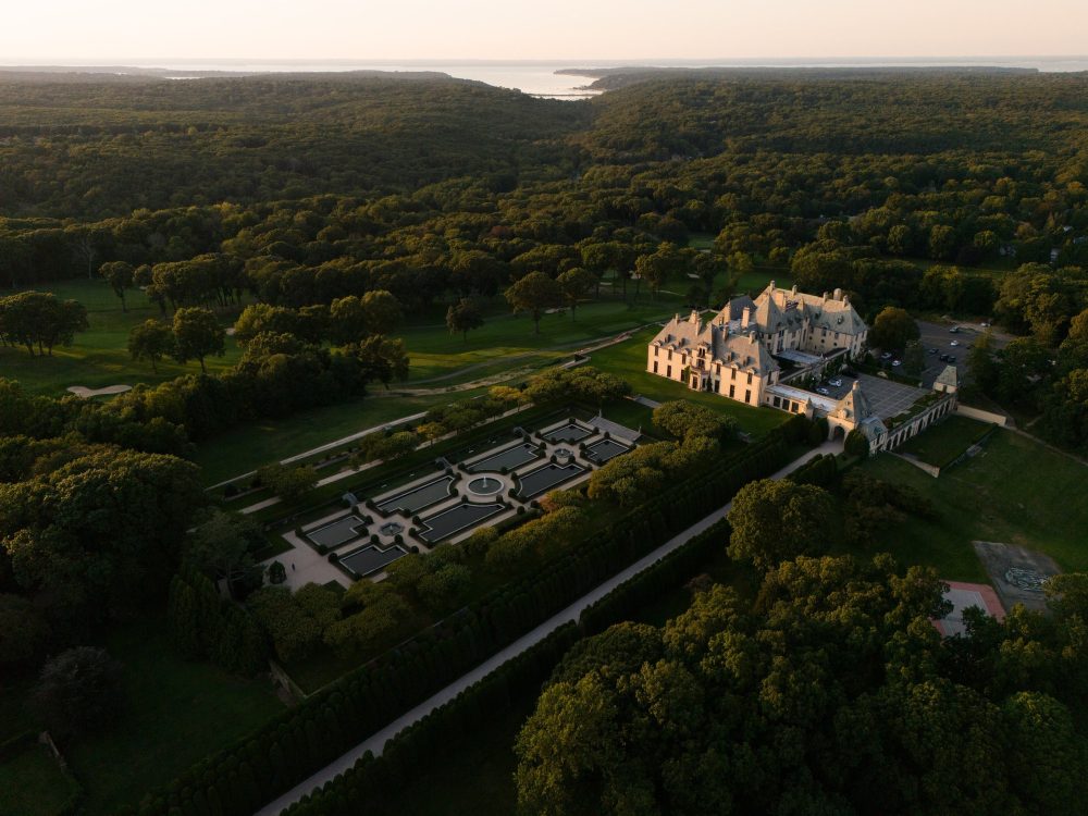 Phim mới chiếu đã đứng top 1 toàn cầu: Thống trị 82 quốc gia, nữ chính vừa đẹp nao lòng vừa diễn hay xuất sắc- Ảnh 5. Phim mới chiếu đã đứng top 1 toàn cầu: Thống trị 82 quốc gia, nữ chính vừa đẹp nao lòng vừa diễn hay xuất sắc- Ảnh 5.