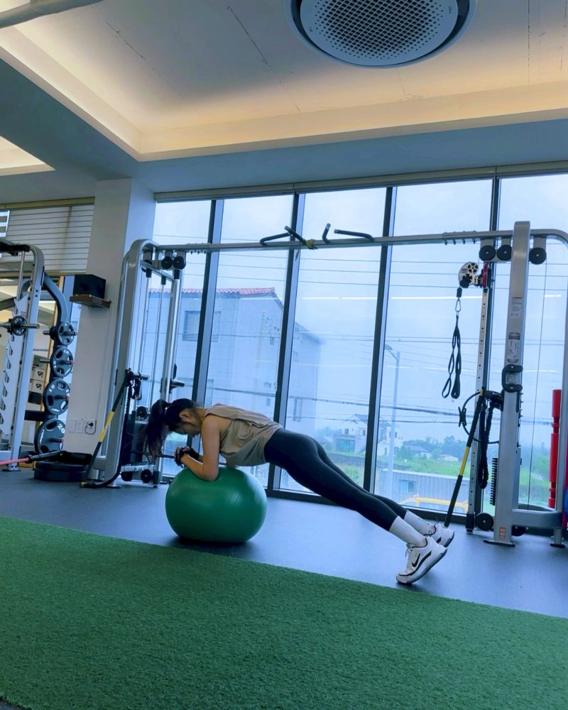 Sao nữ có 40 giây nóng bỏng trong phim Sex is Zero: Lấy chồng trẻ, đam mê nấu ăn, mỗi năm kiếm gần 400 tỷ- Ảnh 10. Sao nữ có 40 giây nóng bỏng trong phim Sex is Zero: Lấy chồng trẻ, đam mê nấu ăn, mỗi năm kiếm gần 400 tỷ- Ảnh 10.