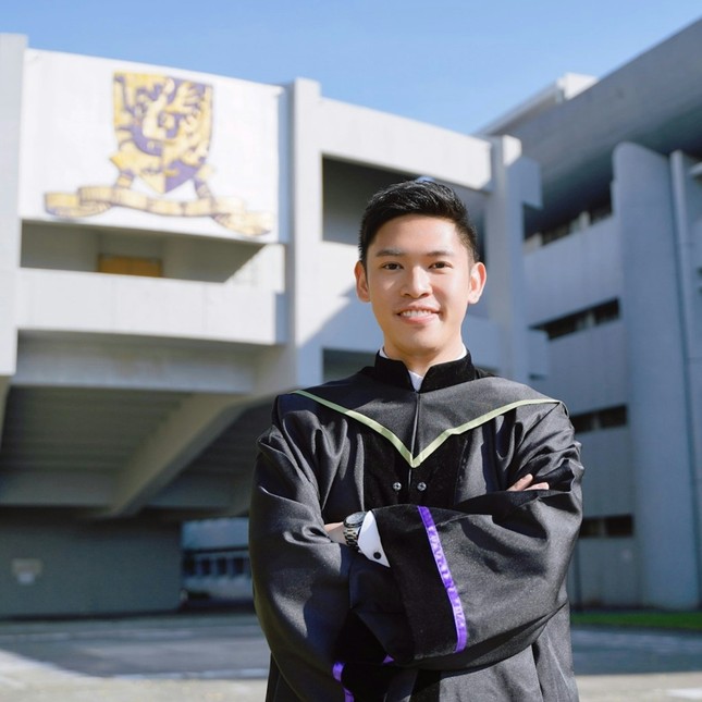 Nam MC khóc không ngừng khi đưa tin về bất động sản lao dốc- Ảnh 5. Nam MC khóc không ngừng khi đưa tin về bất động sản lao dốc- Ảnh 5.