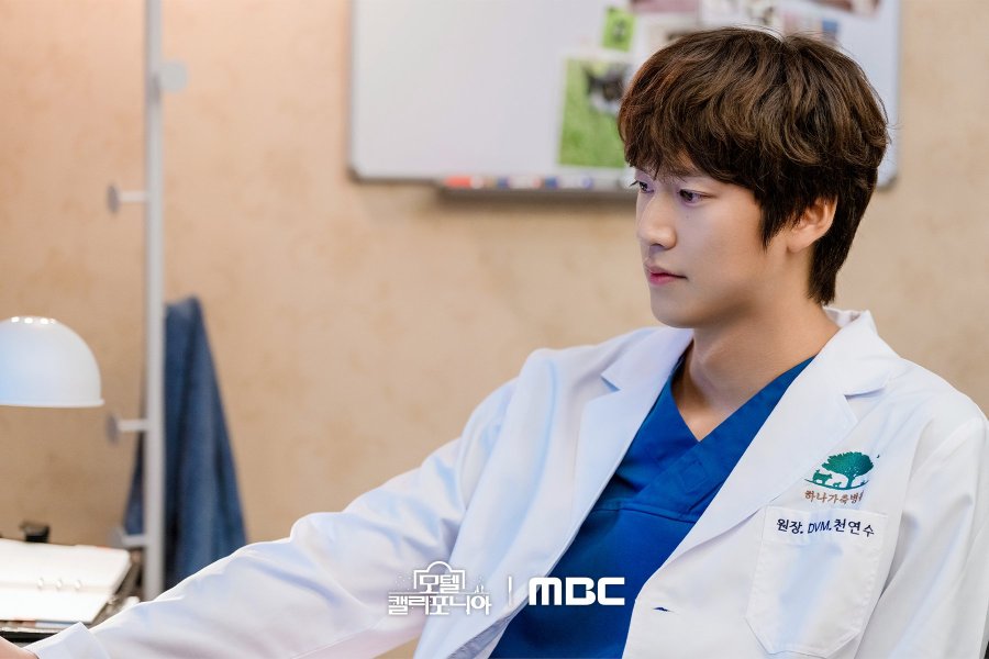 Cặp đôi ngôn tình “xé truyện bước ra” chemistry tràn màn hình, nhà gái đẹp