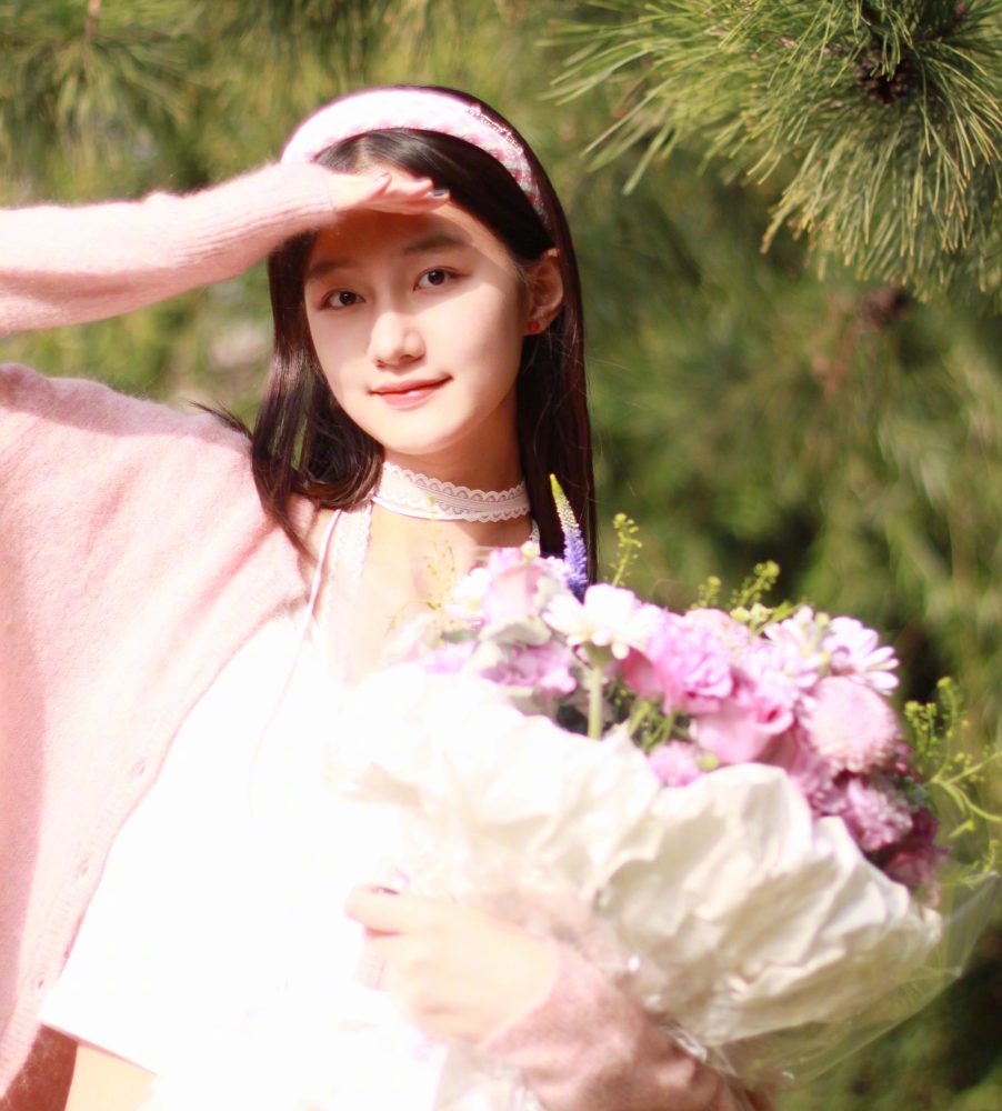 ky-tu-ham4-1734566370123-1734566370336283730325 "Con gái Triệu Vy" đẹp đến mức bị hàng triệu người cấm dao kéo, sau 11 năm thăng hạng nhan sắc cực đỉnh ky tu ham4 1734566370123 1734566370336283730325