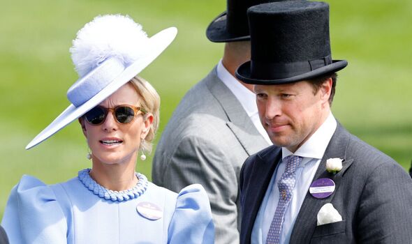 "Cận vệ đẹp trai" của Vua Charles xuất hiện ở lễ Giáng sinh cùng Hoàng gia Anh, độ hot không kém thành viên hoàng tộc nào lieutenant colonel jonny thompson news 5852037 1735355173354 17353551735091312867998 1735356486748 17353564869951062327248 1735380277593 17353802777021132090657