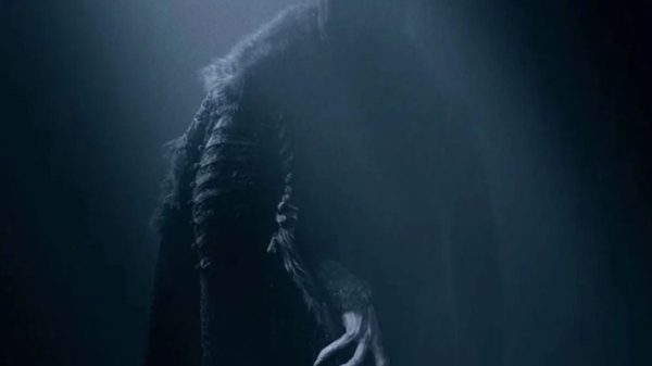 Đạo Diễn Phim Nosferatu Giải Thích Lý Do Nhân Vật Bá Tước Ma Cà Rồng Orlok Uống Máu Từ Ngực nosferatu5 bykzjpg