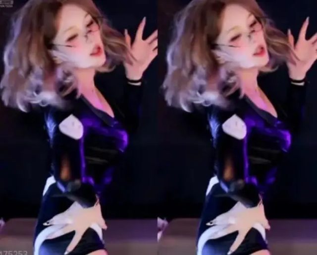 Nữ streamer Xiao Yuhuo gặp Nữ streamer Xiao Yuhuo gặp