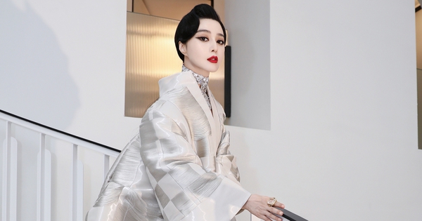 Minh tinh hạng A đùng đùng nổi giận bỏ về vì bị cấm lên sân khấu trao giải khiến ai cũng sốc 29 Minh tinh hạng A đùng đùng nổi giận bỏ về vì bị cấm lên sân khấu trao giải khiến ai cũng sốc pham bang bang11 1733847648695339685600 128 0 1359 2350 crop 17338476673611133034397jpg