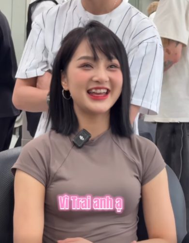 Khoe giao diện bản final, Gấm Kami có pha hớ hênh cực xấu hổ, không kịp chỉnh - Ảnh 8. Khoe giao diện bản final, Gấm Kami có pha hớ hênh cực xấu hổ, không kịp chỉnh - Ảnh 8.