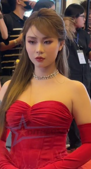 MisThy xinh đẹp trên thảm đỏ, nhan sắc đốn tim fan bất chấp cam thường - Ảnh 5. MisThy xinh đẹp trên thảm đỏ, nhan sắc đốn tim fan bất chấp cam thường - Ảnh 5.