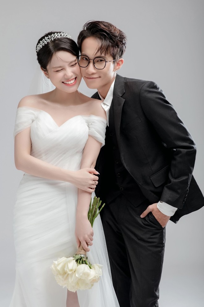 4h sáng, Đích Lép lên tiếng trước loạt thông tin thêu dệt về hôn nhân với Tizi: Chuyện gì đang xảy ra?- Ảnh 1. 4h sáng, Đích Lép lên tiếng trước loạt thông tin thêu dệt về hôn nhân với Tizi: Chuyện gì đang xảy ra?- Ảnh 1.